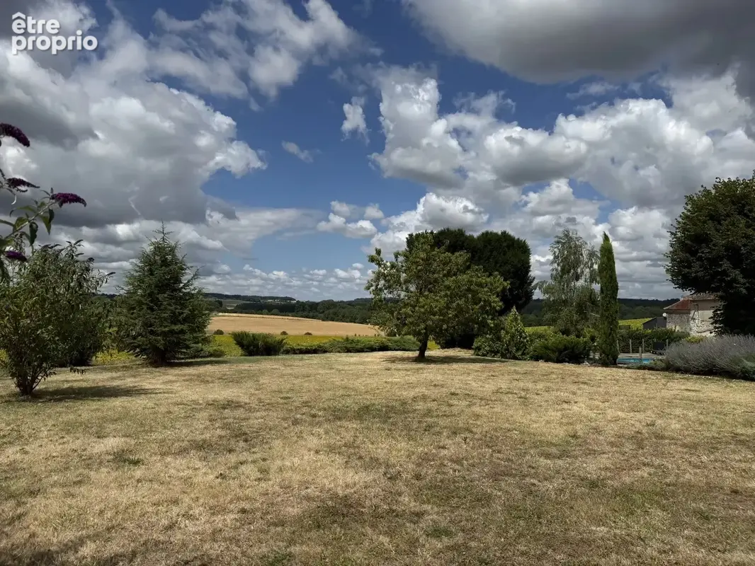 Superbe grange réaménagée avec 6 chambres et 4 salles de bains, offrant une vue imprenable - photo 18