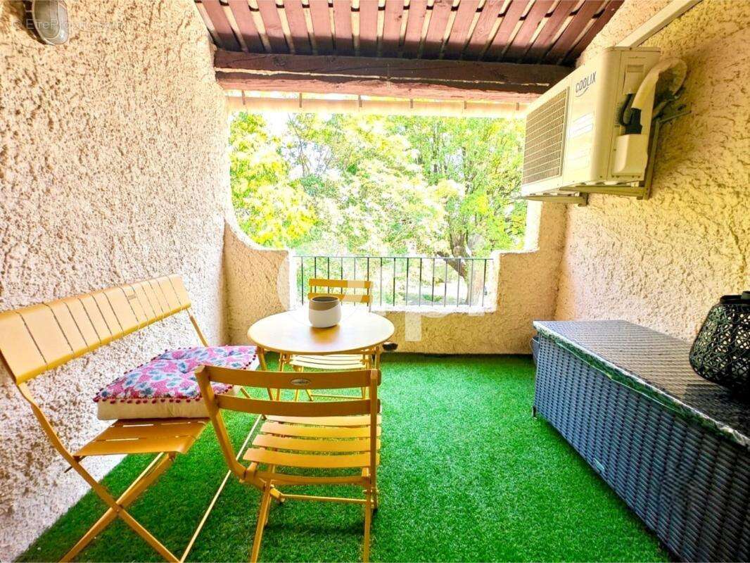 Logement avec terrasse - place de parking privée et cave - piscine / résidence sécurisée - photo 3