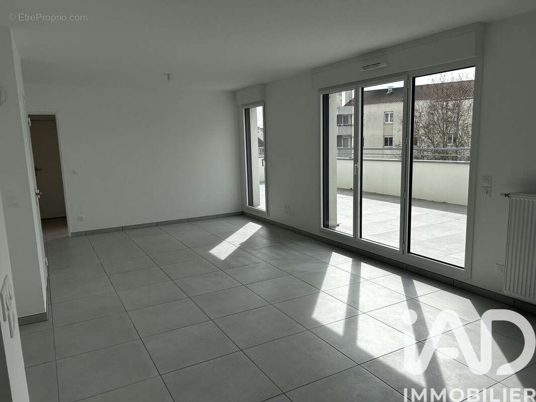 Photo 2 - Appartement à VILLEURBANNE