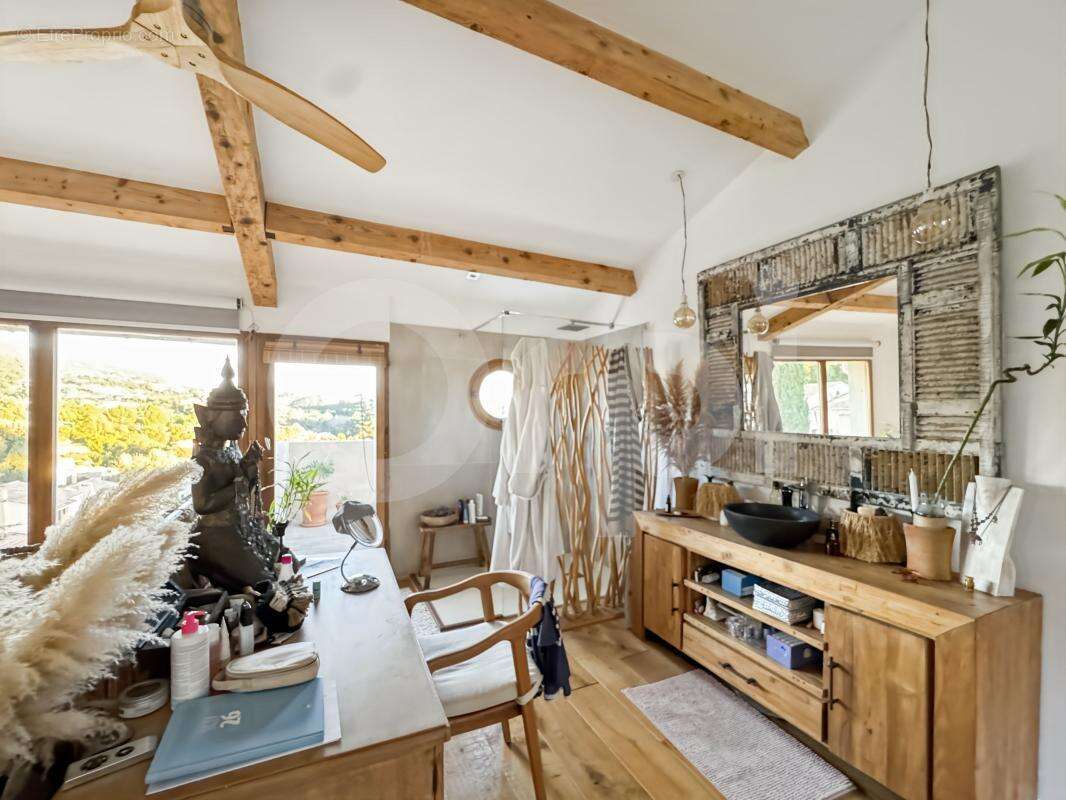 Maison à LA LONDE-LES-MAURES