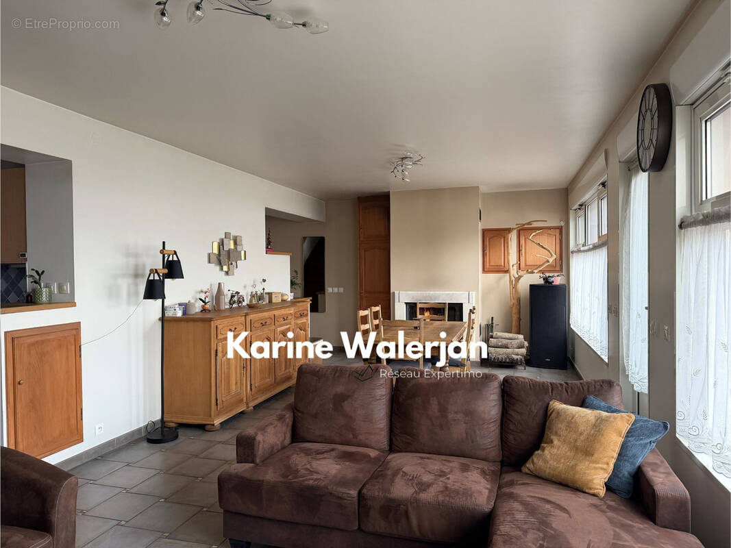 Maison à COURRIERES