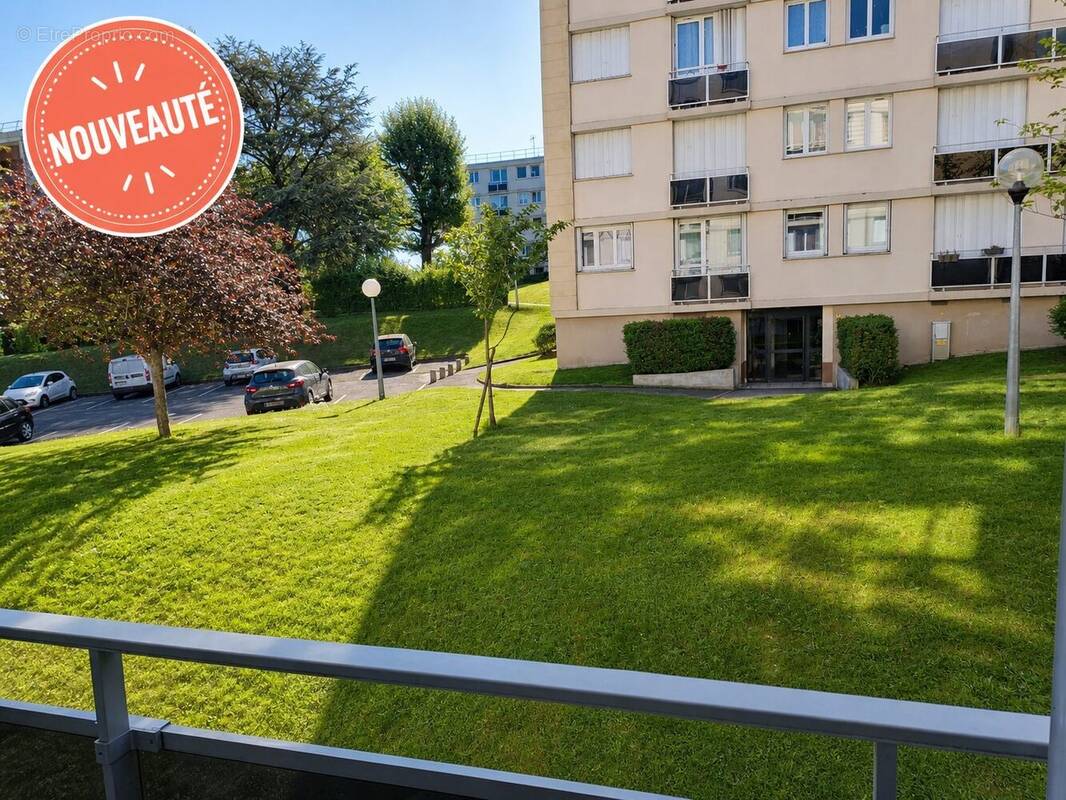 Appartement à FONTENAY-LE-FLEURY
