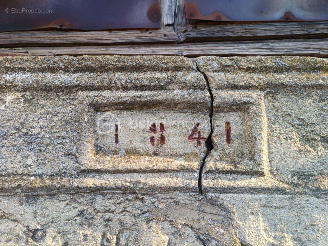 Maison à SAINT-JULIEN-DE-LAMPON