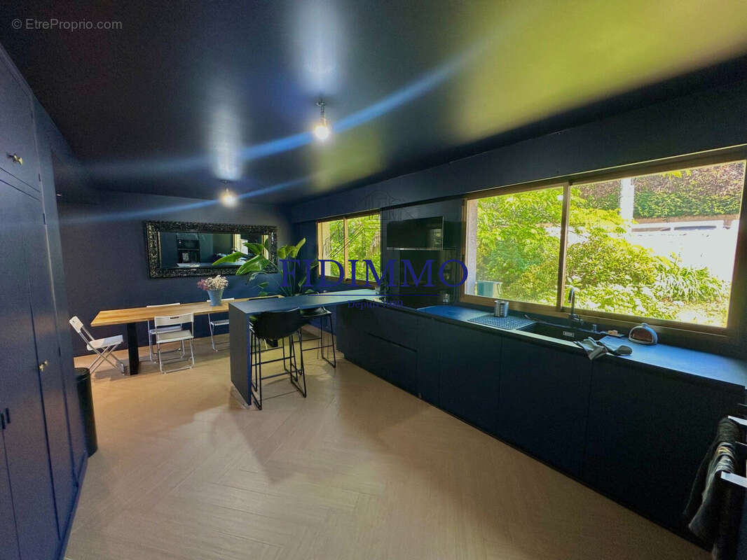 Maison à CHENNEVIERES-SUR-MARNE