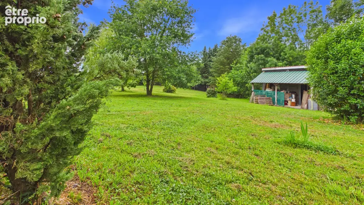 Terrain constructible de 2 244 m² avec forêt de 2 hectares - photo 2