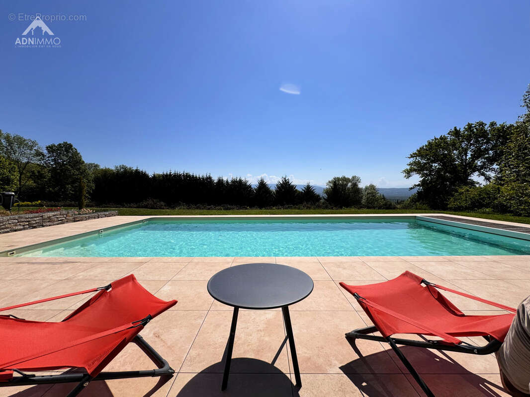 Maison à PERON