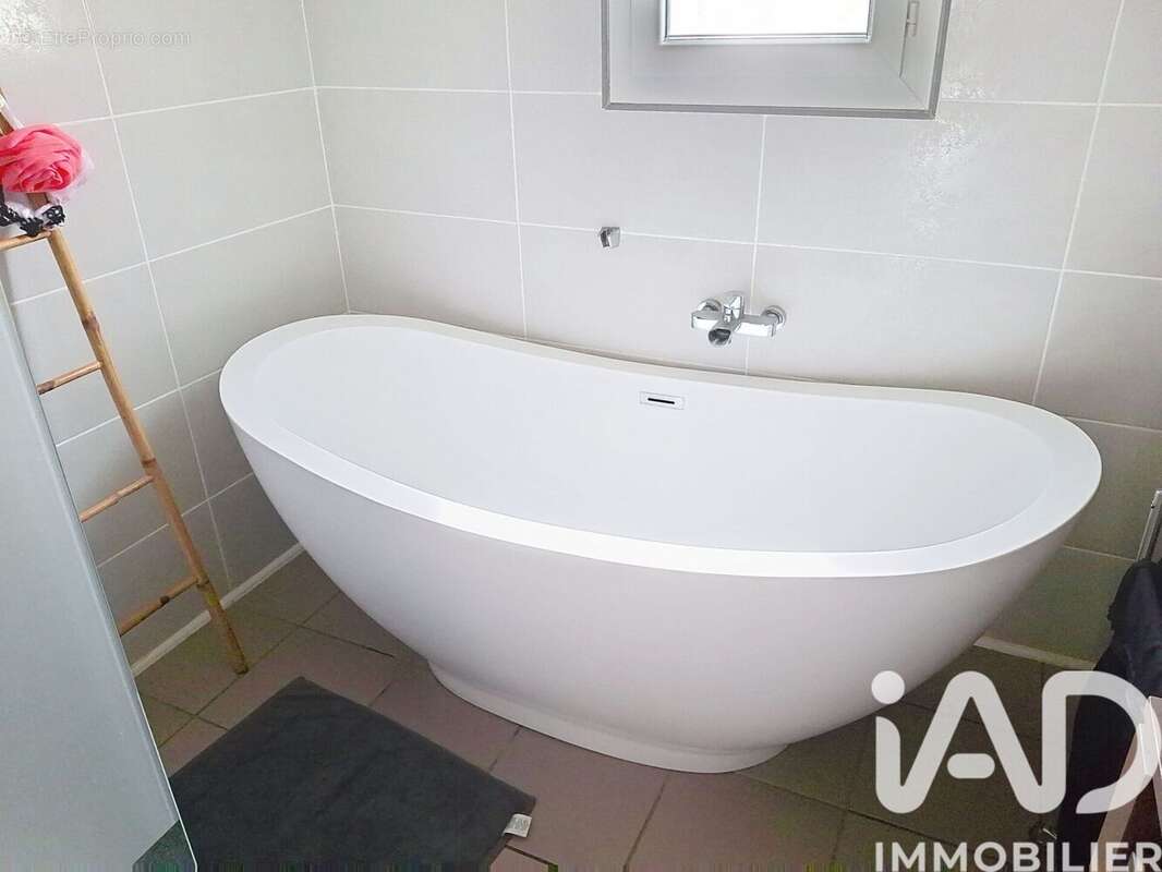 Maison 115 m² à Saint-Etienne-De-Tulmont  - photo 8