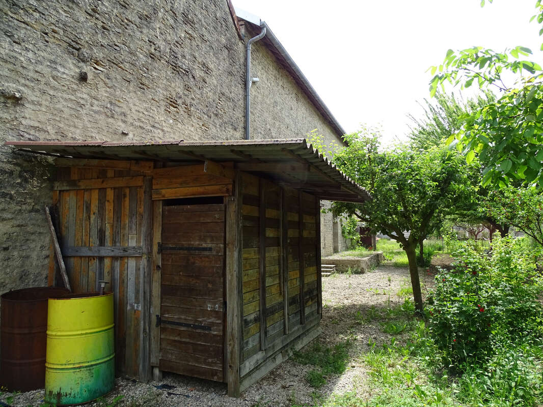 Maison à MONTIGNY-SUR-AUBE
