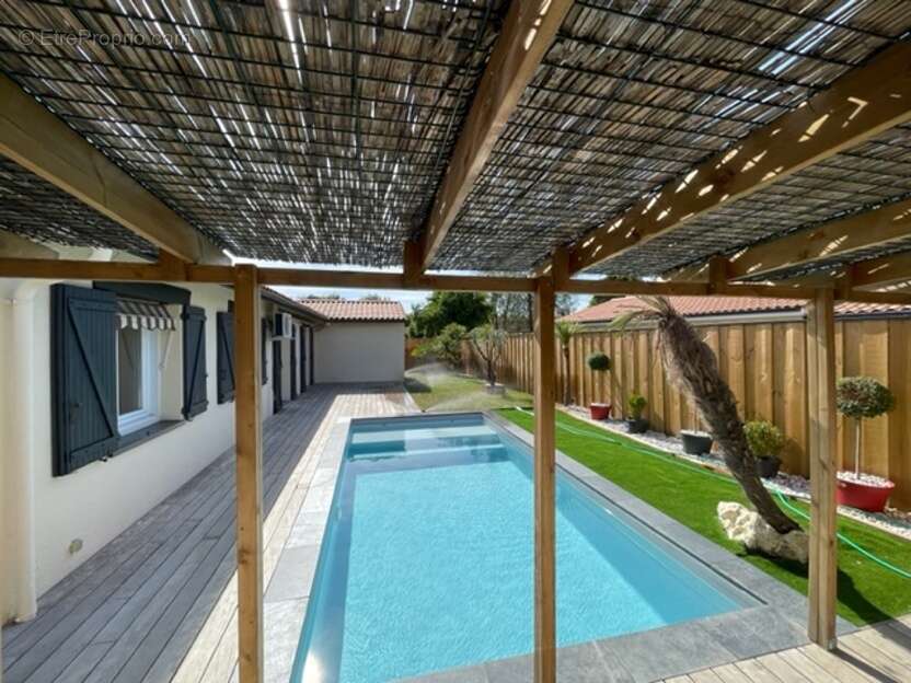 Maison à MARTIGNAS-SUR-JALLE