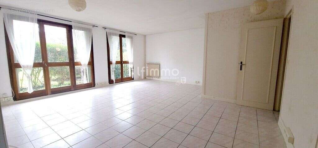 Appartement à LE PERREUX-SUR-MARNE