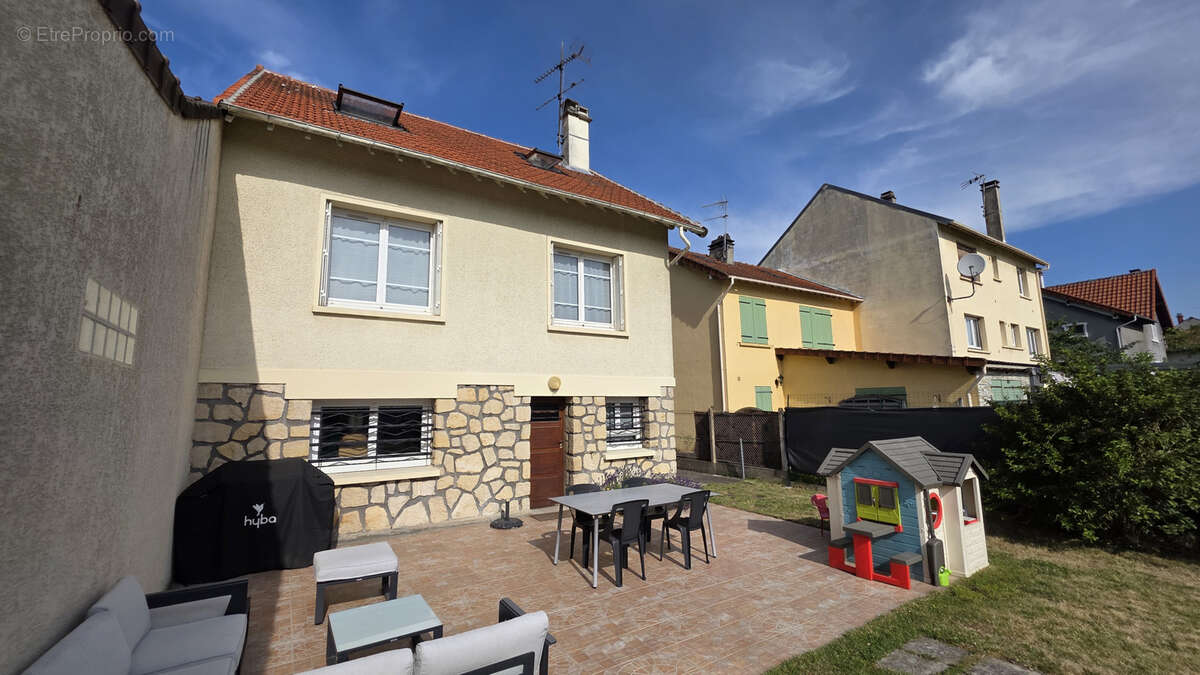 Maison à VAUJOURS