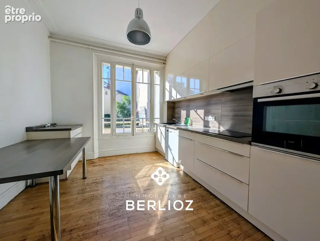 Appartement N.Chorier 135m2 + parking privée - photo 7