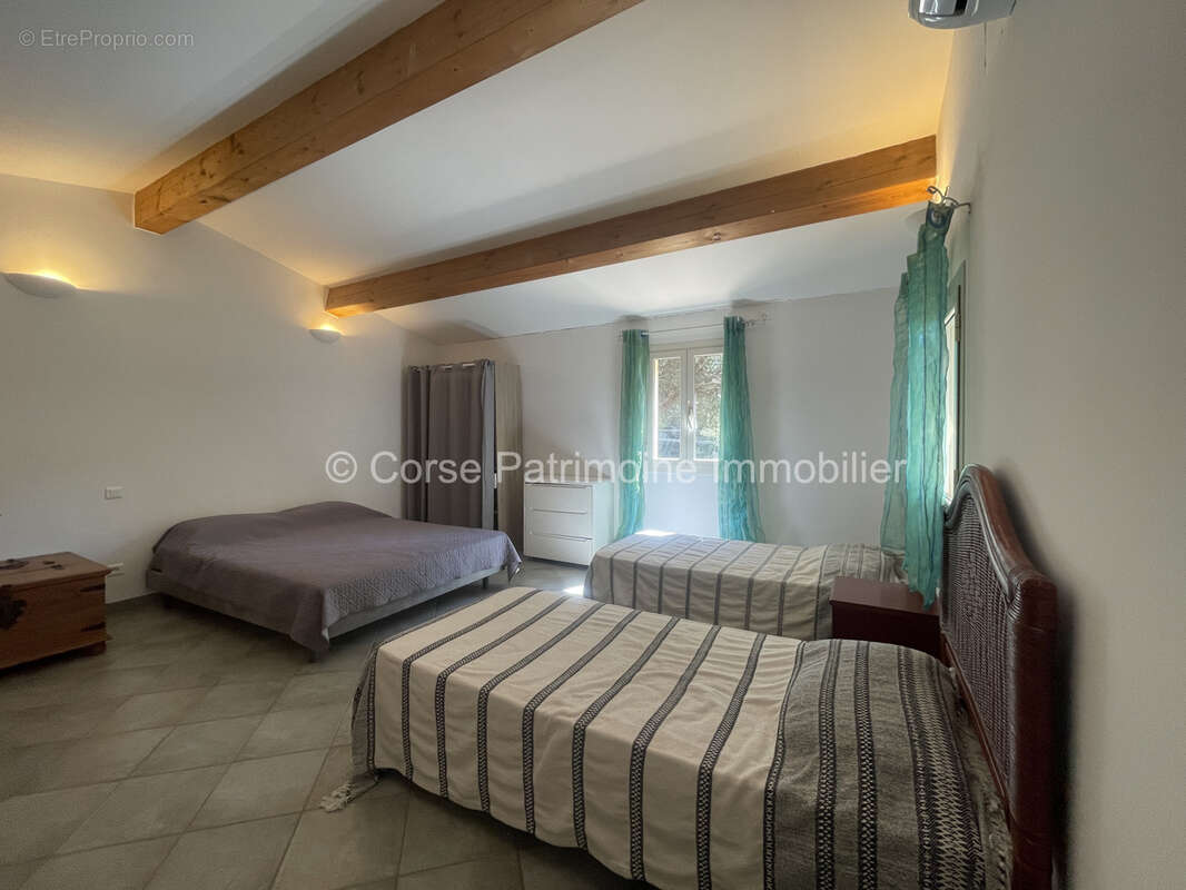 Mini villa en duplex dans une résidence sécurisée route de Palombaggia - photo 10