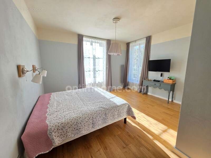 Maison à CHATEAUNEUF-LA-FORET