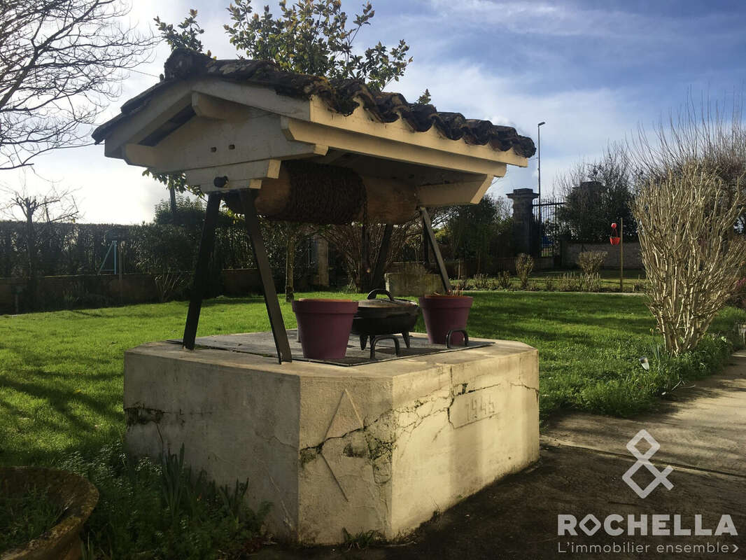 Maison 305 m² à Saint-Jean-D'angely  - photo 6