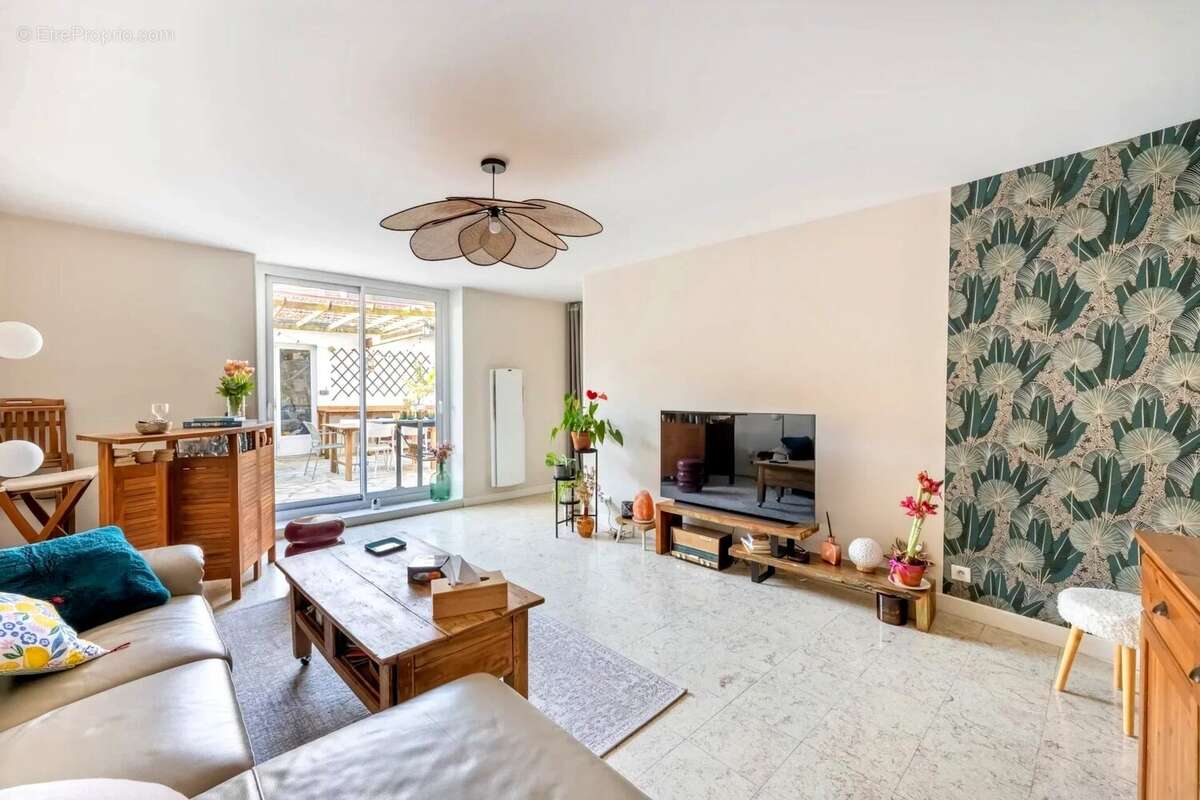 Maison en pierre de 113 m² + 50 m² aménageables + jardin de 500 m² - Brueil-en-Vexin - photo 2