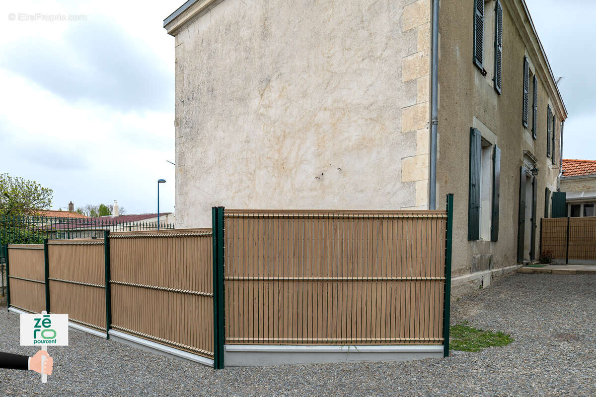 Maison à CHAMPAGNE-LES-MARAIS