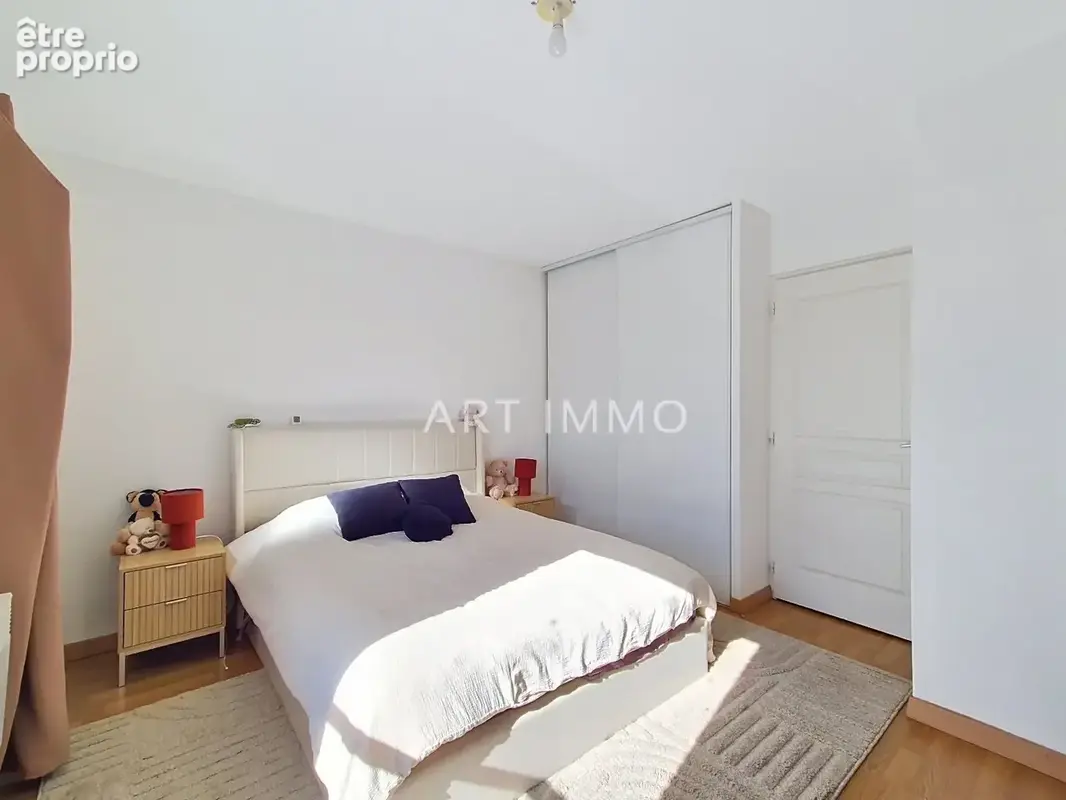 Maison a vendre avec bail en cours aux vigneres - photo 10