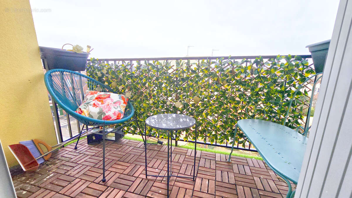 Appartement à SARTROUVILLE