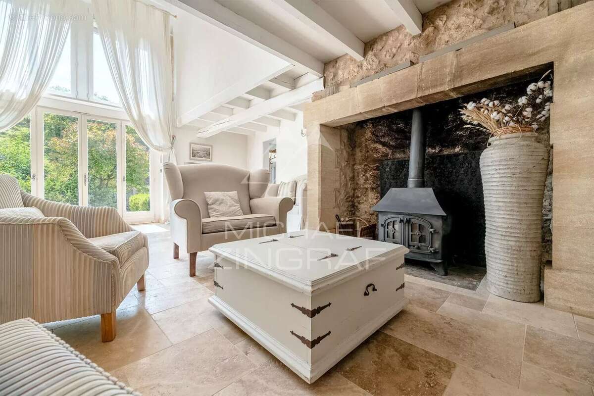 Maison à MAUZENS-ET-MIREMONT