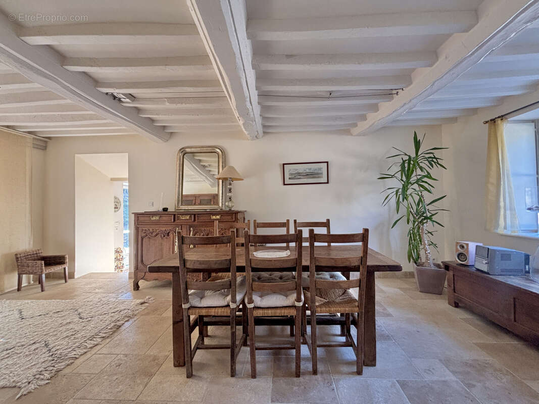 Maison à LE FRESNE-CAMILLY