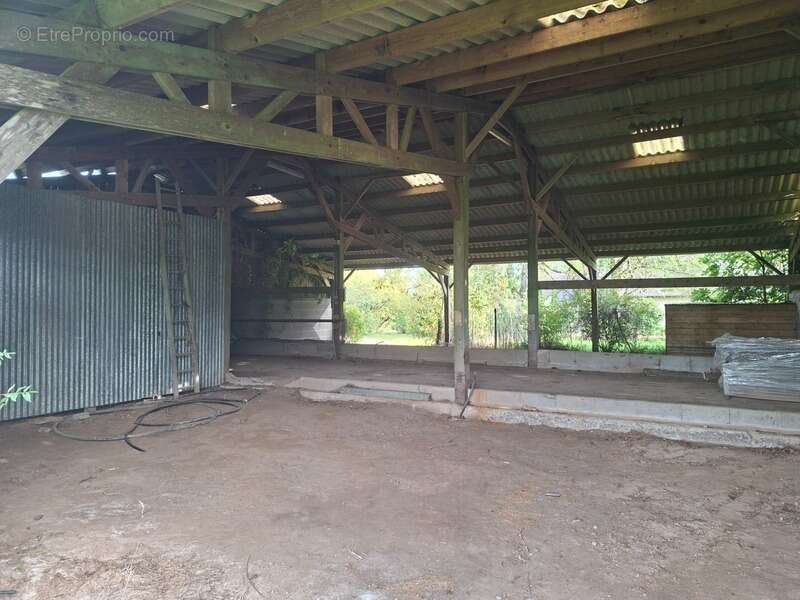 Maison à AMBRIERES-LES-VALLEES