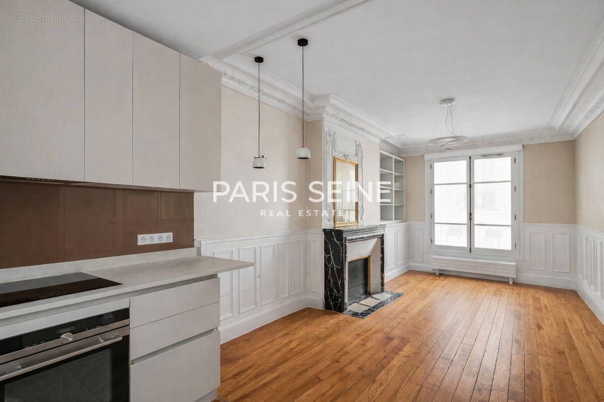 Appartement à PARIS-7E