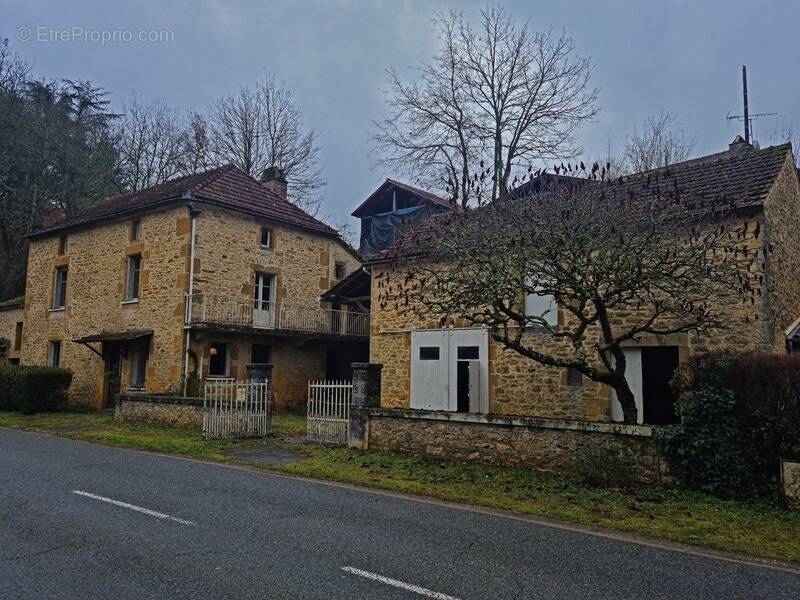 Maison à FRAYSSINET-LE-GELAT