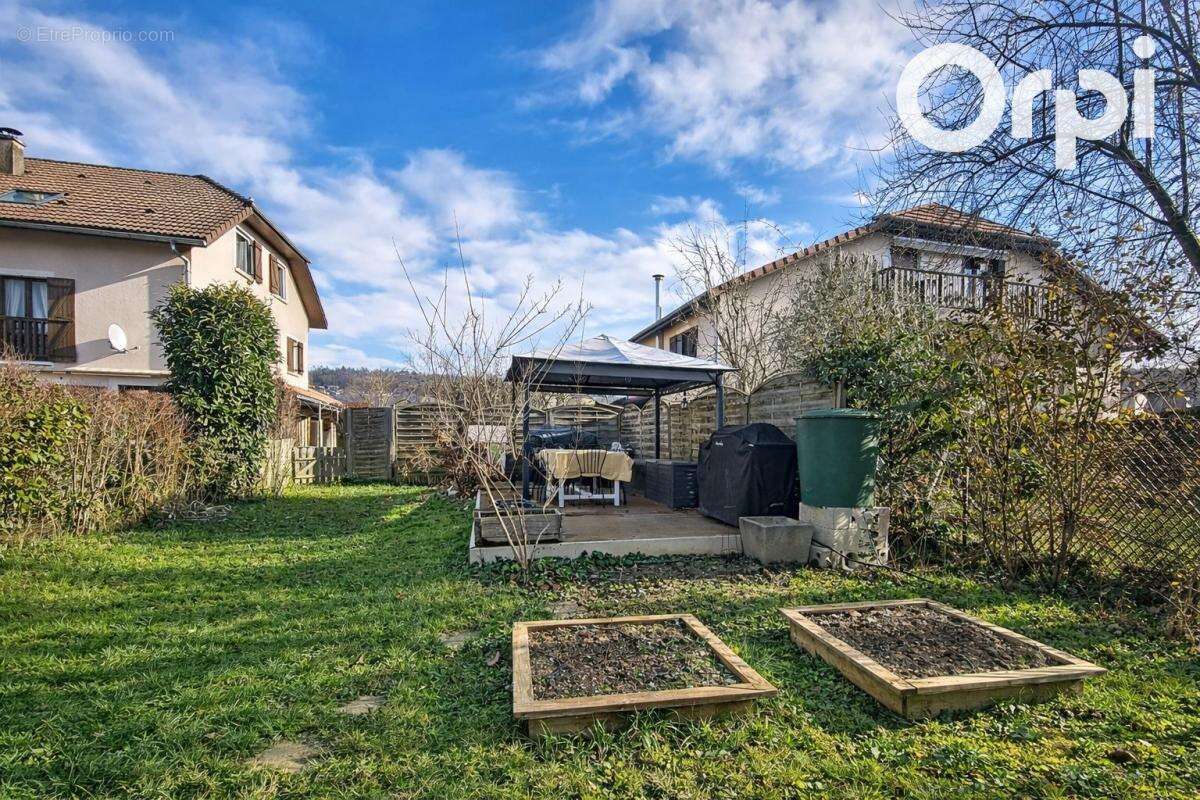 Appartement à VETRAZ-MONTHOUX