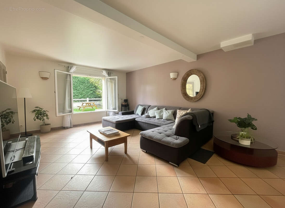 Maison à VERRIERES-LE-BUISSON