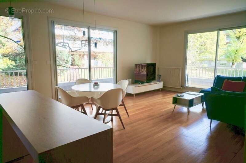 Appartement à MEYLAN