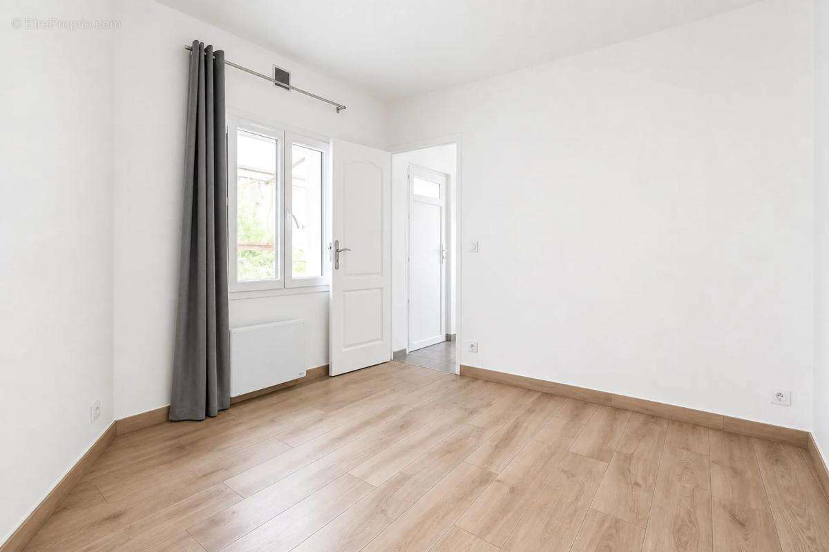 Maison rénovée 120 m² avec dépendance, Saint-Denis - photo 11