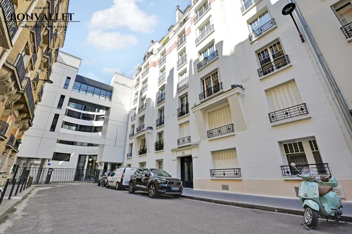 Appartement à PARIS-15E