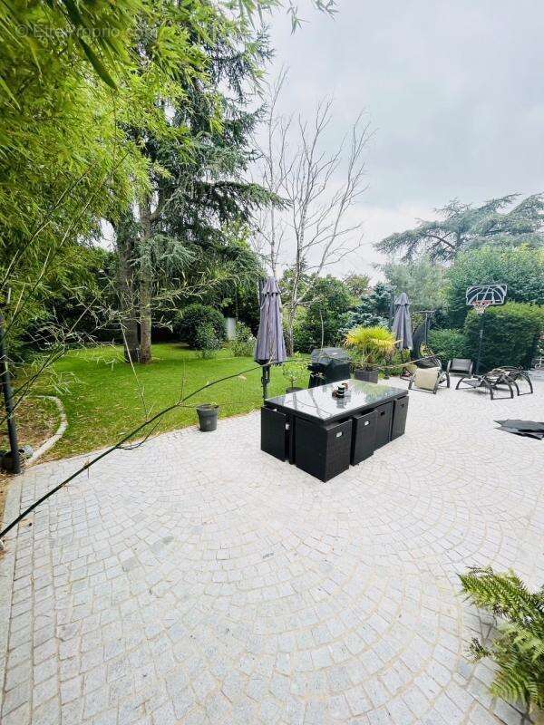 Maison à SAINT-MAUR-DES-FOSSES