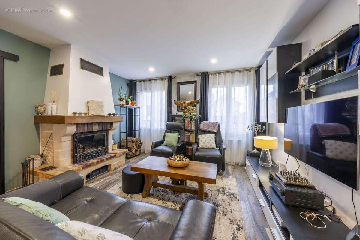 Appartement à MOISSY-CRAMAYEL