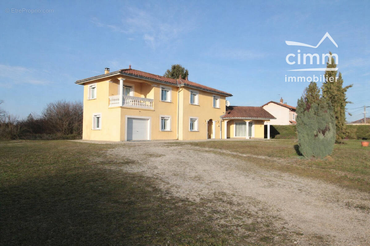Maison 205 m² à Saint-Simeon-De-Bressieux  - photo 6