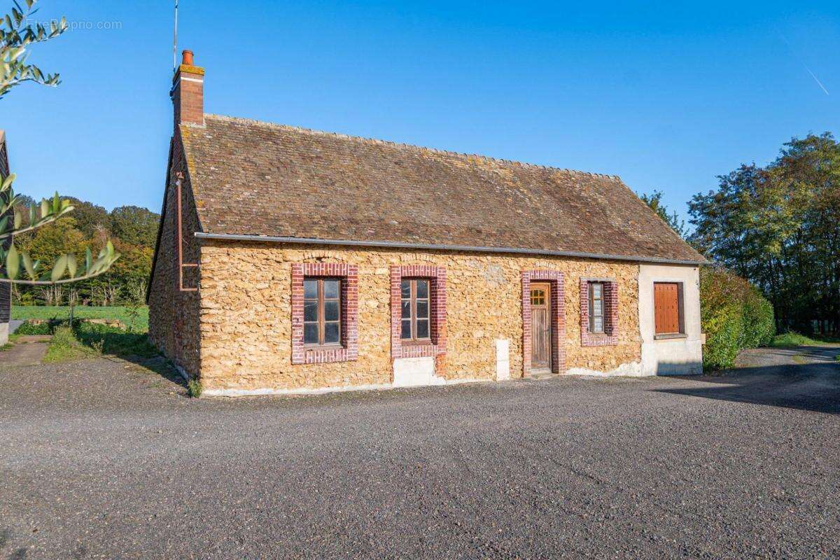 Maison à SAVIGNE-L&#039;EVEQUE