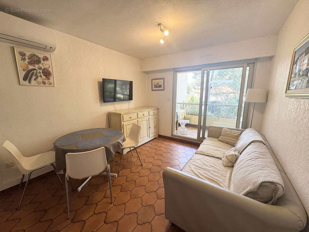 Appartement à BORMES-LES-MIMOSAS
