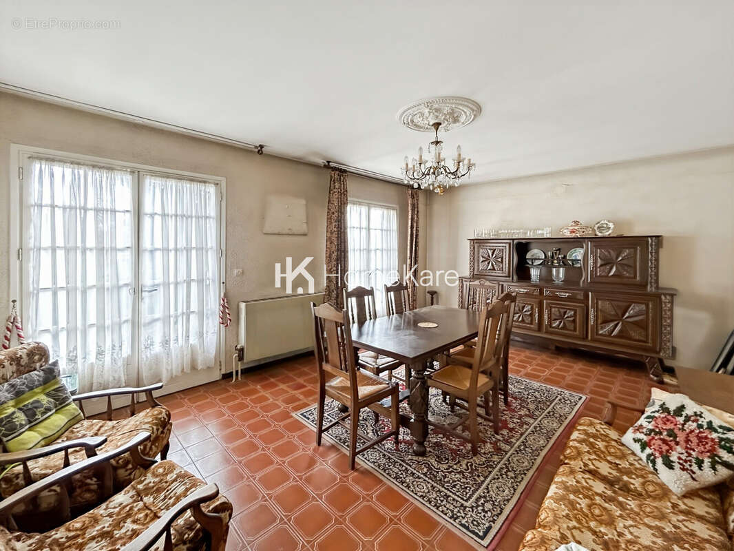 Maison à LESPINASSE