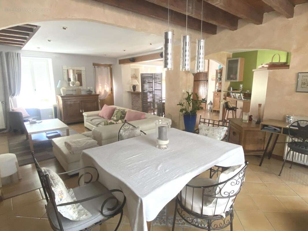 Maison 173 m² à Bourges  - photo 2