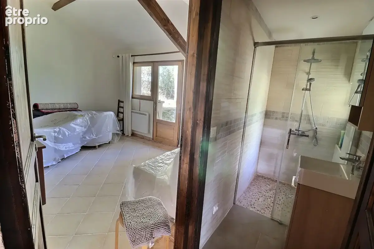 Maison à vendre à Villeneuve - 6 chambres, piscine, grand terrain - photo 13
