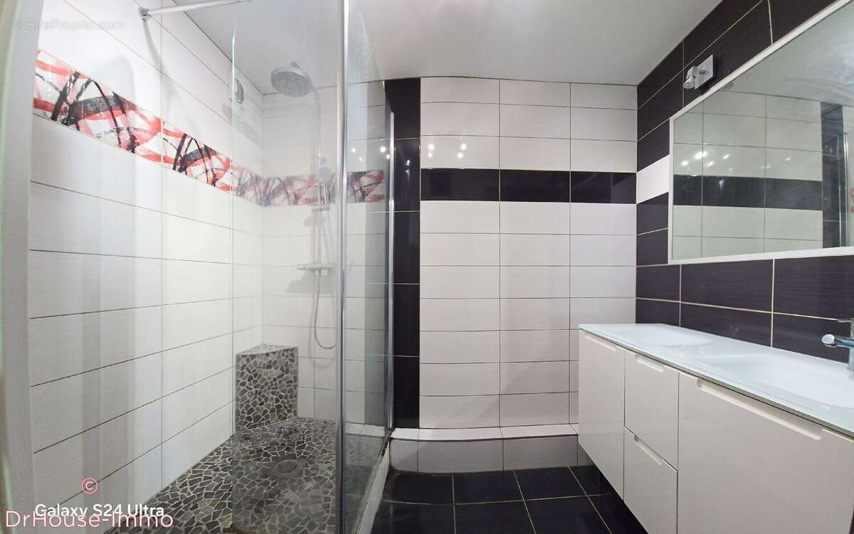 Appartement à FRAISSES