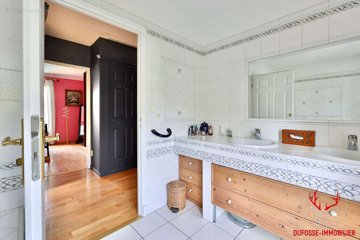 Maison Les Chères 5 pièce(s) 185 m2 - photo 8