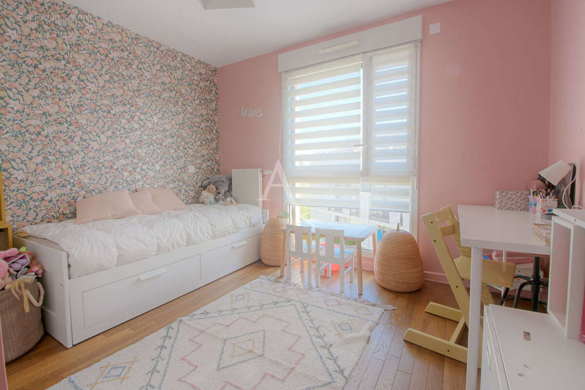 Appartement  5 pièce(s) 88.93 m2 4 chambres + 3 parkings (dont 1 box) - photo 13