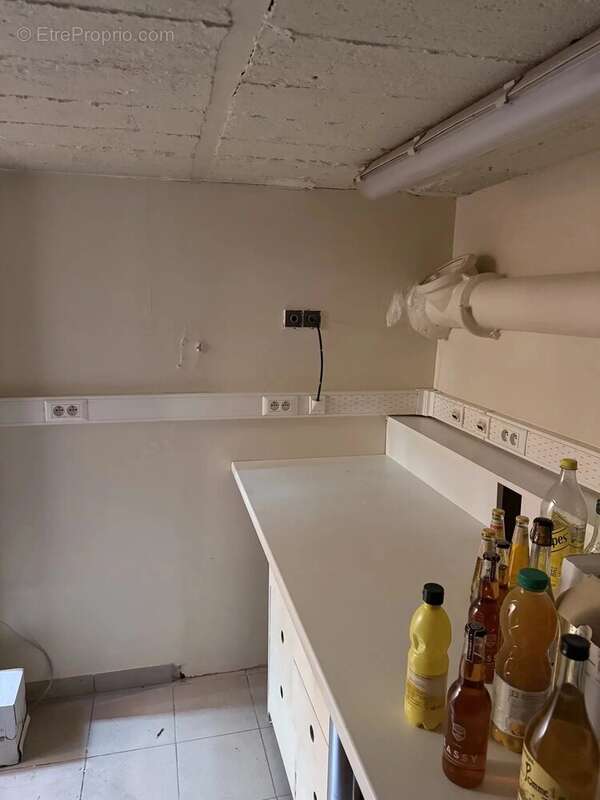 Commerce à SURESNES