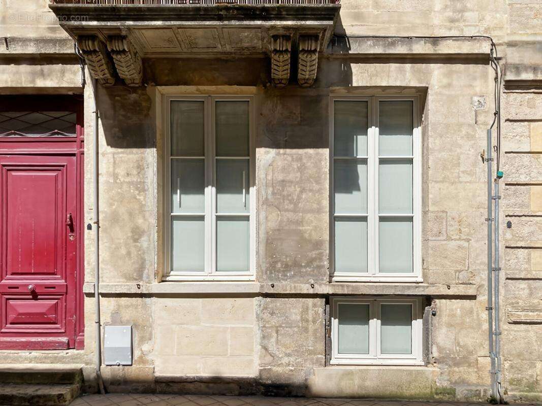 Elégant appartement avec prestations haut de gamme à proximité immédiate de Pey Berland - photo 13