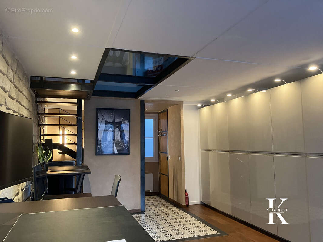 Appartement à PARIS-14E