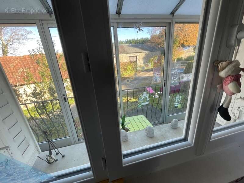 Maison à MONTAIGUT-LE-BLANC