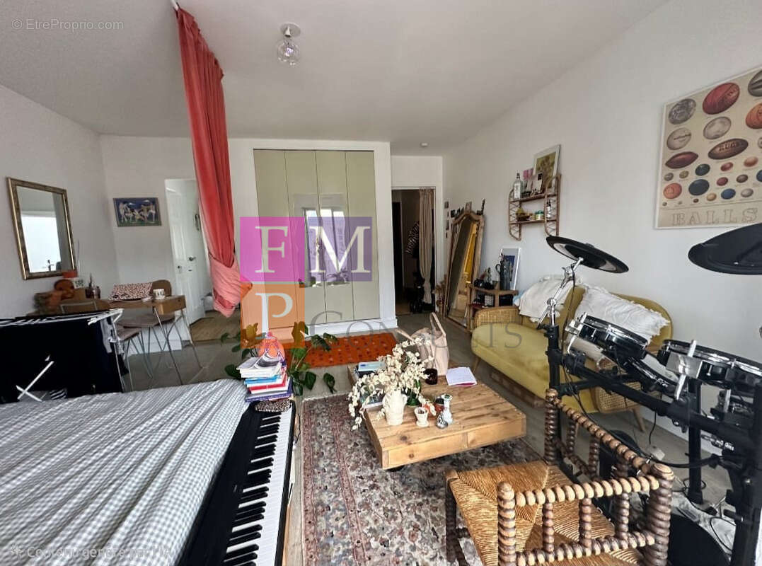 Appartement à PARIS-20E