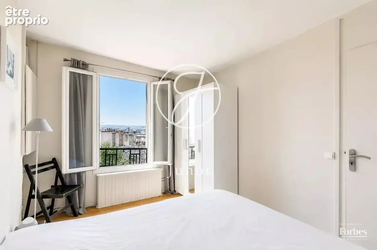 Paris 18e - MONTMARTRE / ABBESSES - Appartement à vendre - 2 pièces - 29,86m² Carrez et 30.04m² au sol - 1 Chambre. - photo 6